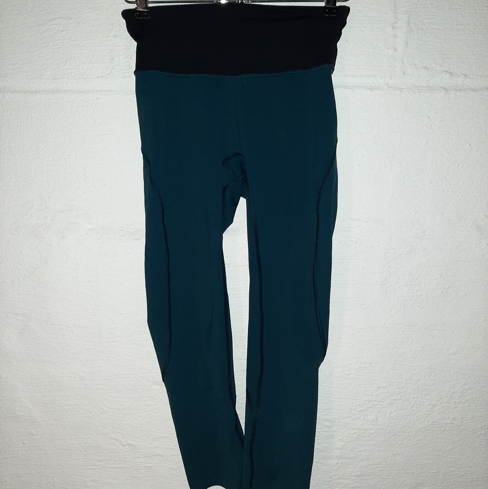 Lululemon Run the Day Submarine Capri Pants Sz 4 - Picture 5 of 11